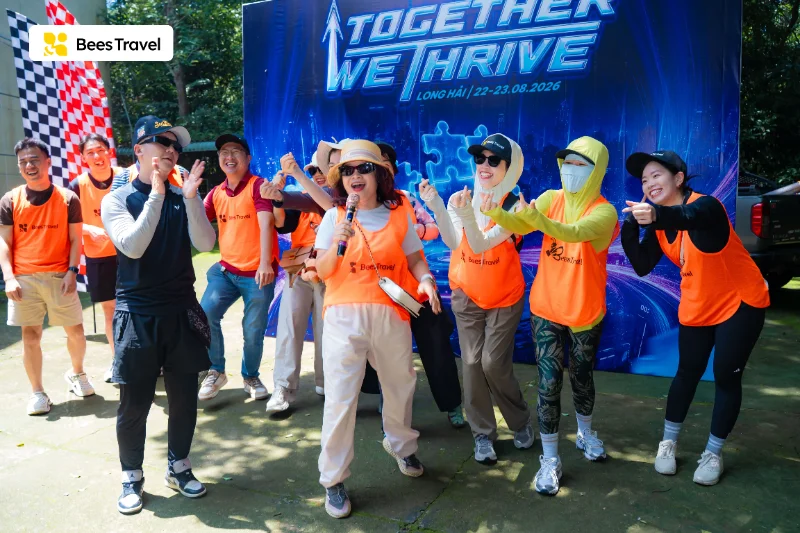 Đoàn UOB lên dây cót tinh thần trước các hoạt động team building